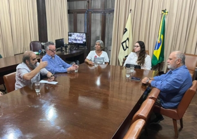 Em debate na ABI Armando de Souza defende ação do governo brasileiro