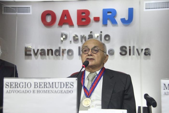 Sergio Bermudes é Homenageado Pela OAB/RJ Com A Medalha Raymundo Faoro ...