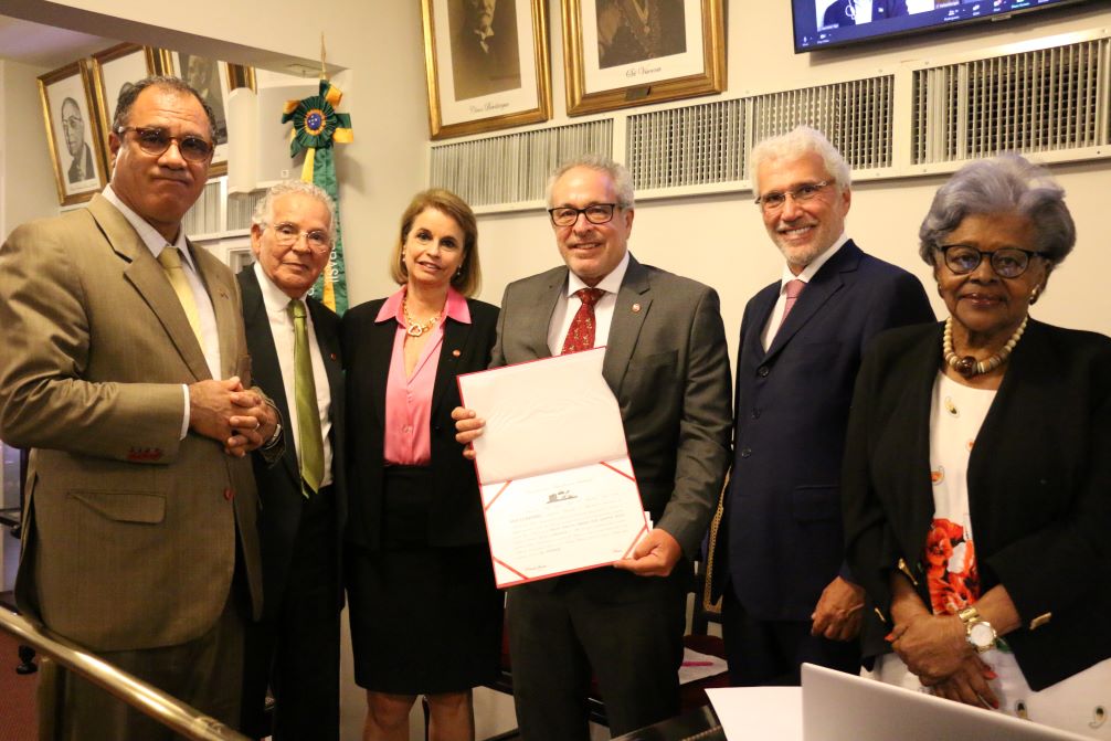 Instituto dos Advogados dá posse a novos membros do Distrito Federal, São  Paulo e Rio de Janeiro - IAB