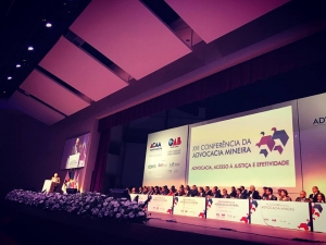 Aristóteles Atheniense faz discurso veemente em defesa da advocacia na XVI Conferência da Advocacia Mineira