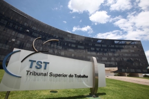 Ministra Peduzzi determina reabertura gradual do TRT1, conforme reivindicado pelo IAB, OAB e Acat