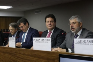 Sydney Sanches representa o IAB em congresso na OAB/RJ sobre saúde ambiental no trabalho