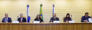 Da esq. para a dir., Alexandre França Bastos, Marcos Alcino, Zenaide Augusta Alves, Fábio Dutra, Débora Martins e Hugo Leal