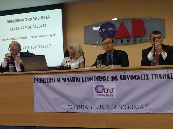 Da esq. para a dir., Mário Sérgio Medeiros Pinheiro, Rita Cortez, Anderson Bussinger Carvalho e Fábio Goulart Villela Da esq. para a dir., Mário Sérgio Medeiros Pinheiro, Rita Cortez, Anderson Bussinger Carvalho e Fábio Goulart Villela