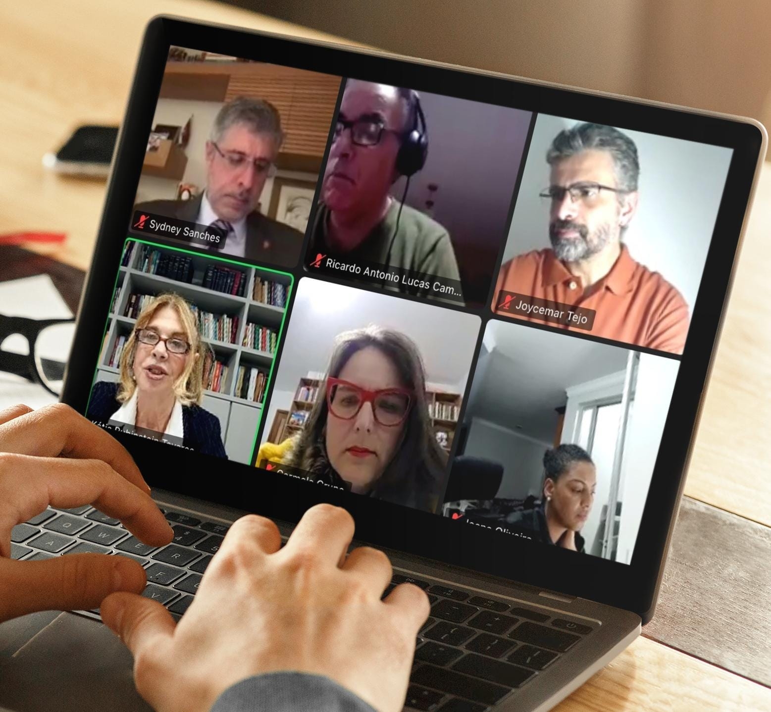 Da esq. para a dir., no alto, Sydney Limeira Sanches, Ricardo Antonio Camargo e Joycemar Tejo; embaixo, Kátia Rubinstein Tavares, Carmela Grüne e Joana Oliveira