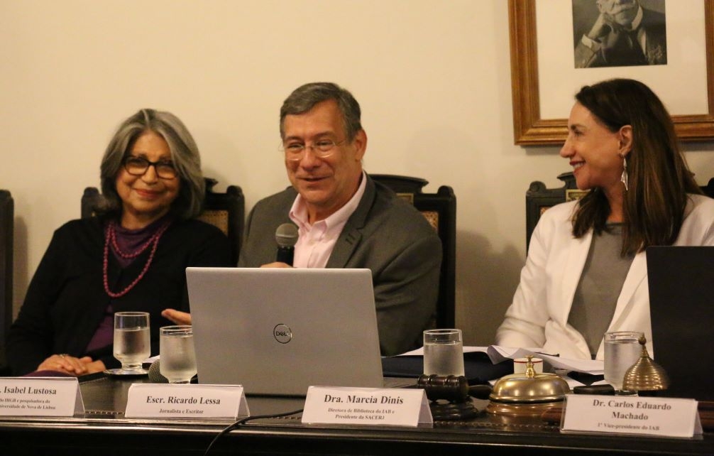 Da esq. para a dir., Isabel Lustosa, Ricardo Lessa e Marcia Dinis