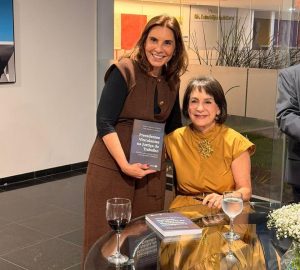 Da esq. para a dir., Cristina Capanema e Maria Cristina Peduzzi